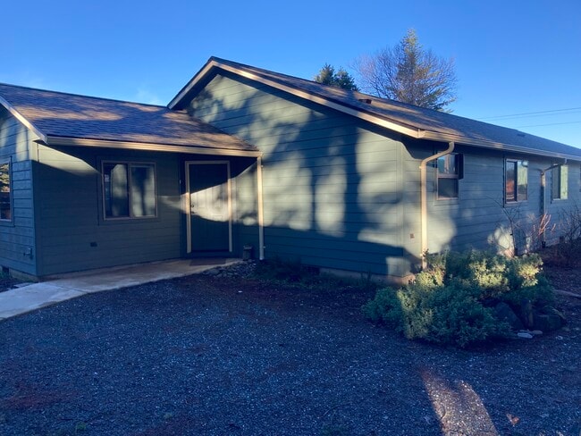 Building Photo - 769-712 12th St