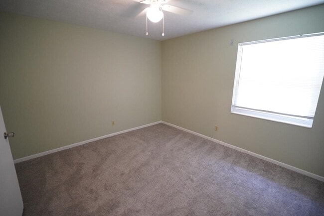 Building Photo - 2304 Hartsfield Ct