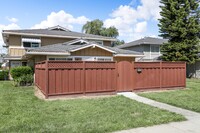 Building Photo - 783 Warring Dr