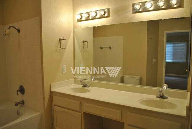 Building Photo - House for Rent in Antelope!
