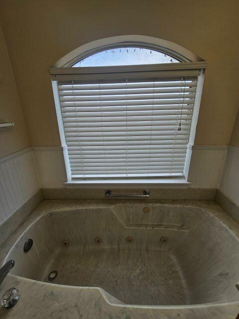 Building Photo - 213 Hillside Dr