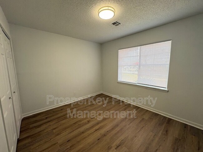 Building Photo - 3009 Montwood Ct