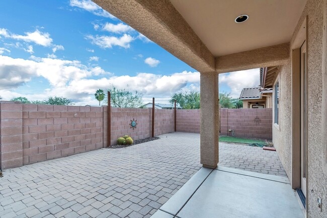 Building Photo - Unique NW Home