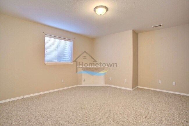 Building Photo - 5940 N Stafford Rd