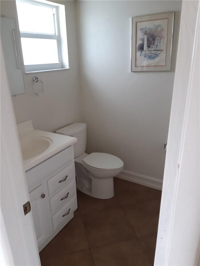 Building Photo - 1501 S Ocean Blvd