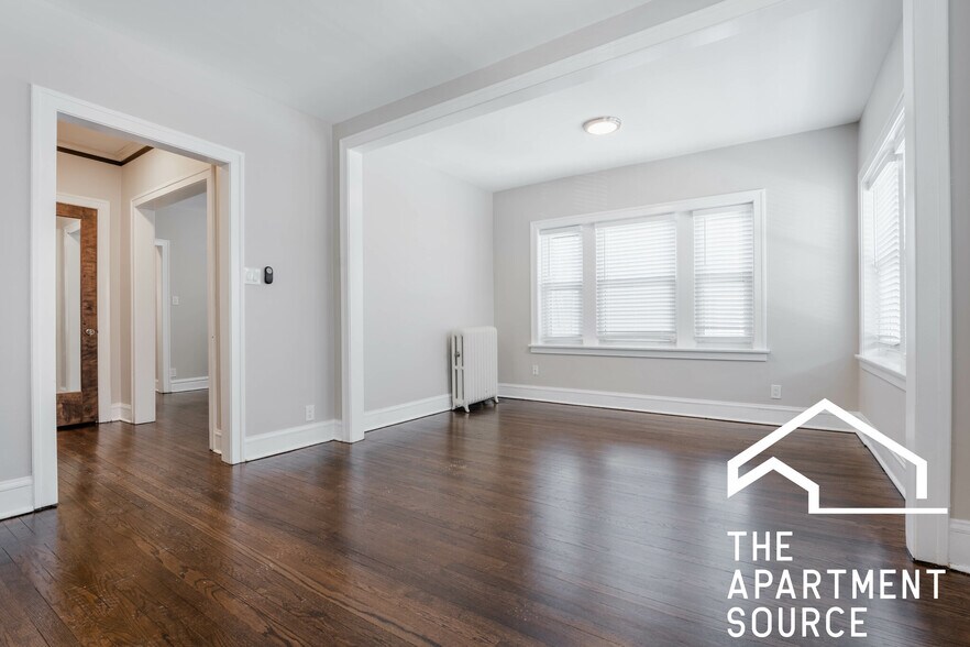 Building Photo - 1606 W Berwyn Ave