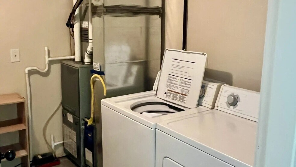 Building Photo - 3703 NW 122nd St