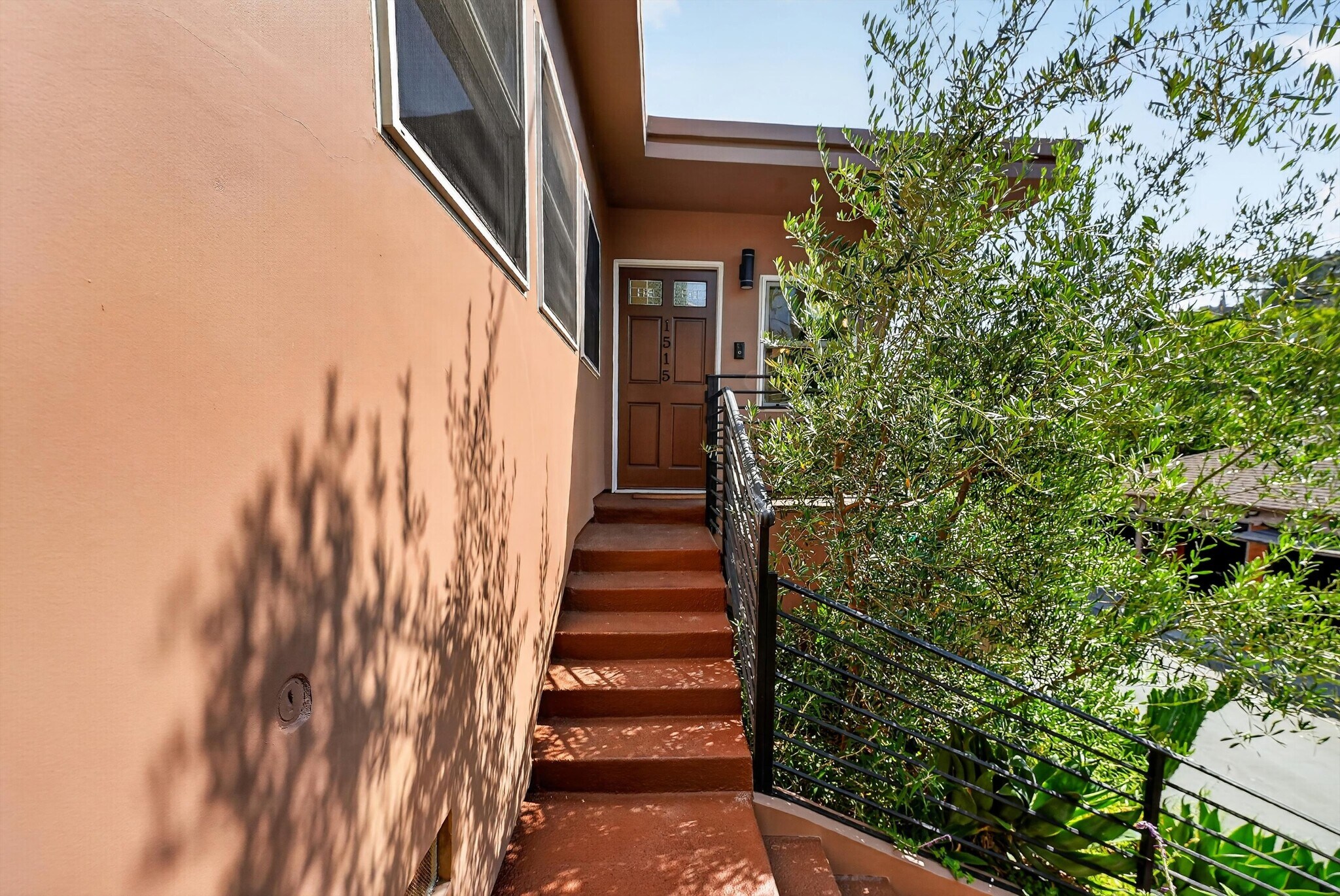 Building Photo - 1515 Rendall Pl