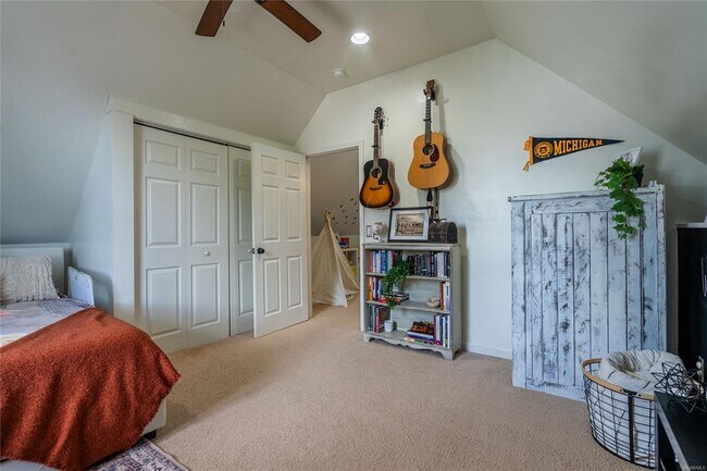 Building Photo - 48 Bright Spot St