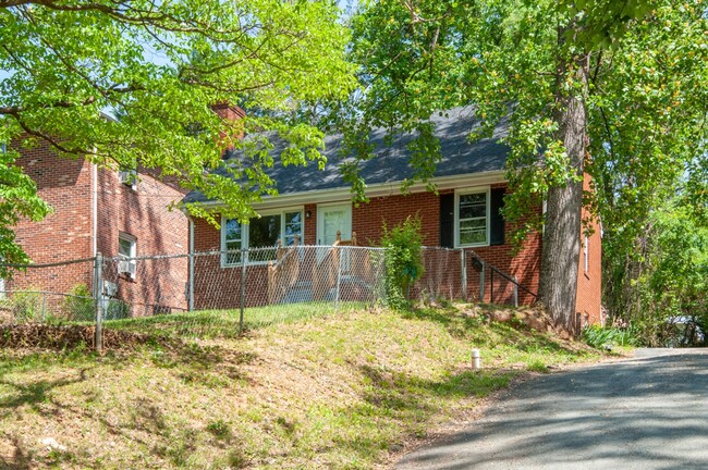 Building Photo - 238 Old Lynchburg Rd