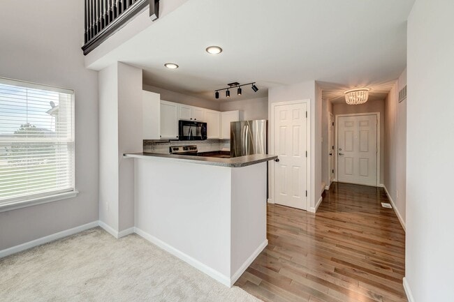 Building Photo - Gorgeous Updated 3 Bed 3 Bath Home Garage