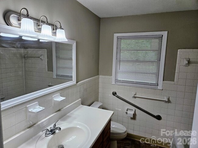 Building Photo - 1221 Auten Rd