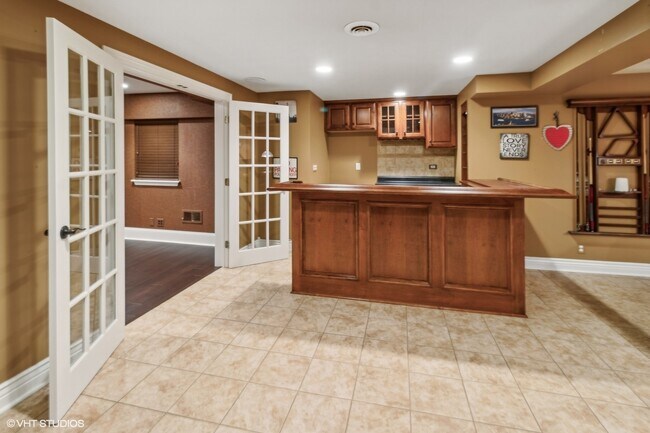 Building Photo - 929 N Camden Ln