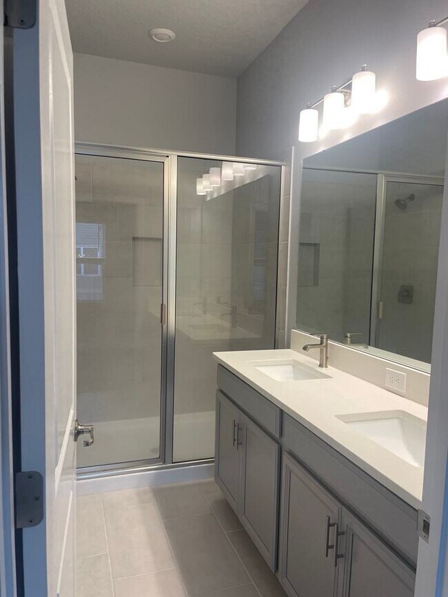 Building Photo - 8625 Tavistock Lakes Blvd