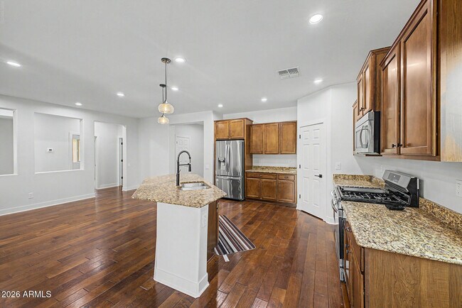 Building Photo - 3113 E Chisum Ln