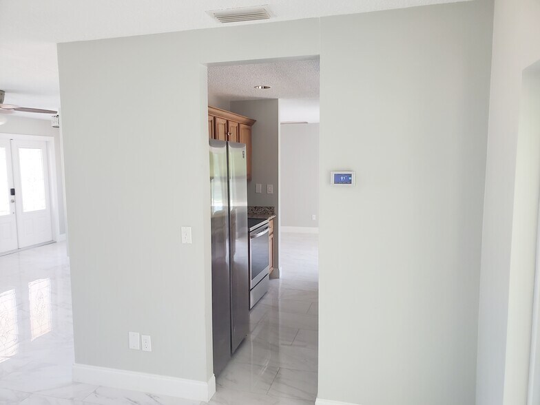 Building Photo - 1257 NE Sago Dr