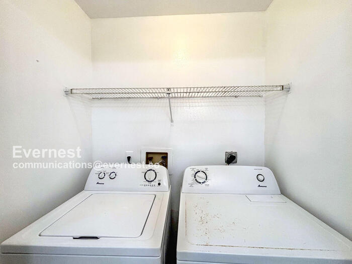 Building Photo - 2460 Summerfield Way