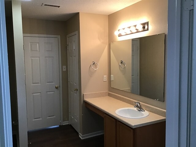 Building Photo - 8838 Squire Boone Ct