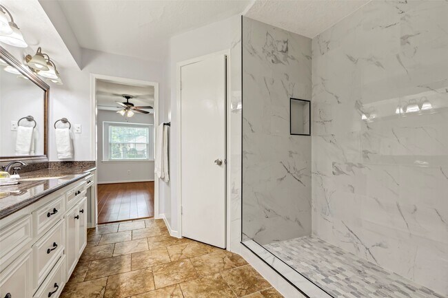 Building Photo - 12615 Retreat Trail