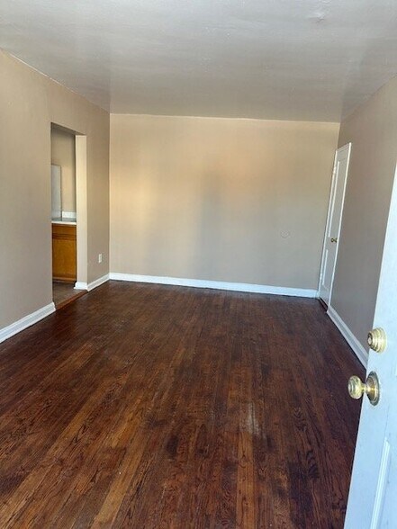 Building Photo - 1449 Olive St NE