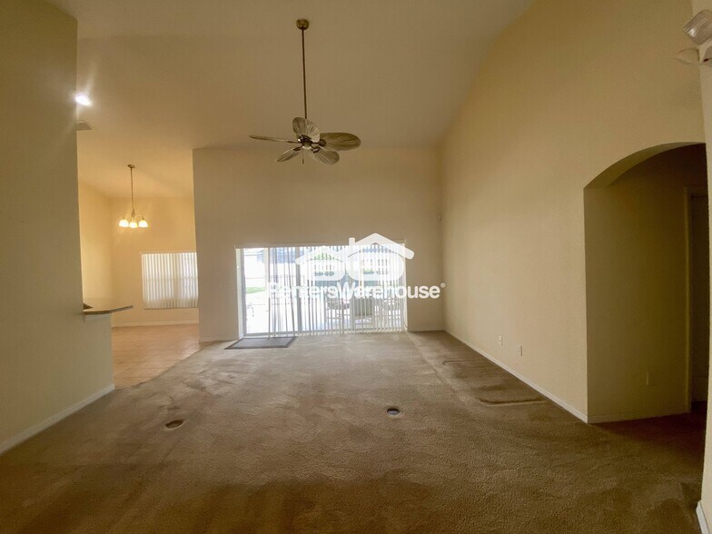 Building Photo - 313 Burford Cir
