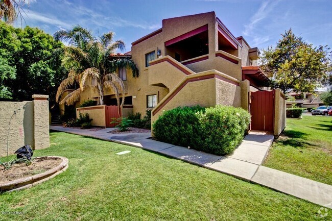 Building Photo - 850 S River Dr