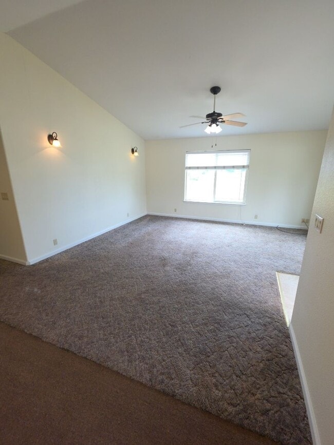 Building Photo - Charming 2-bedroom, 2-bathroom home in Nice