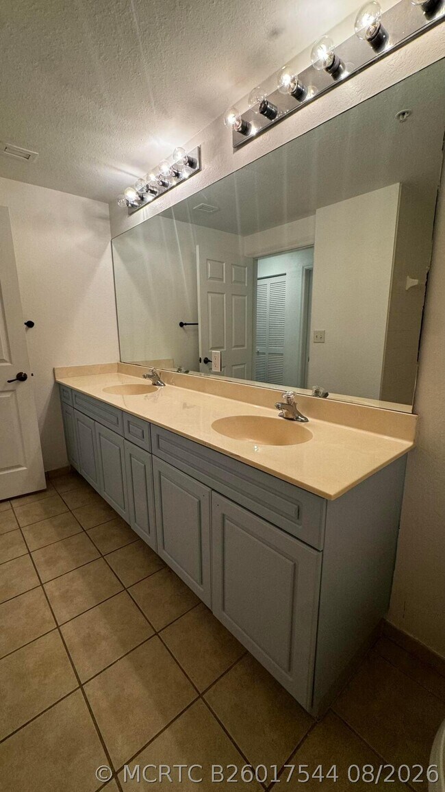 Building Photo - 2725 Anzio Ct