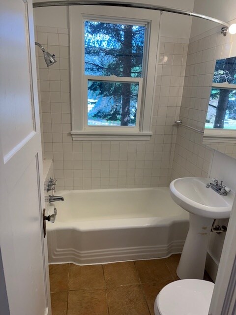 Building Photo - 115 Chicago Ave N