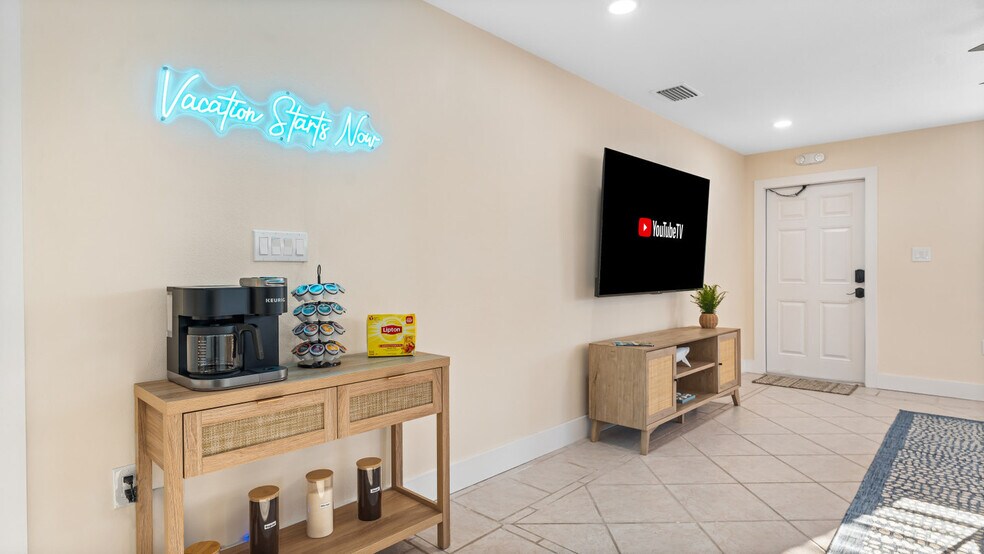 Building Photo - 79 S Brevard Ave