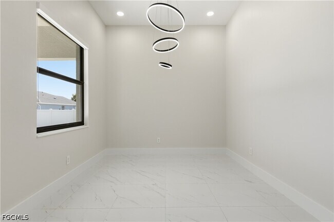 Building Photo - 1442 NE 33rd Ln