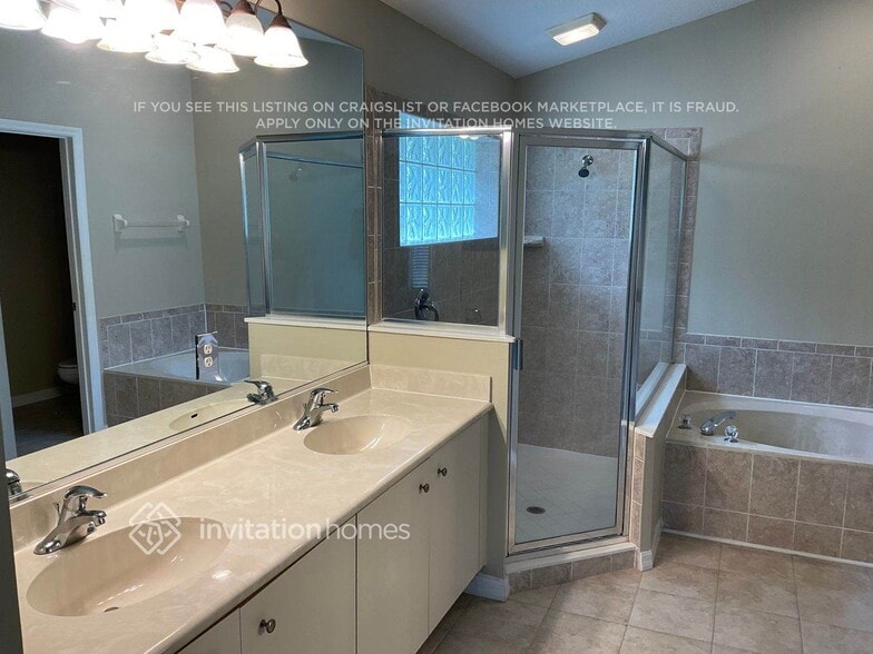 Building Photo - 1121 Hartbourne Ln