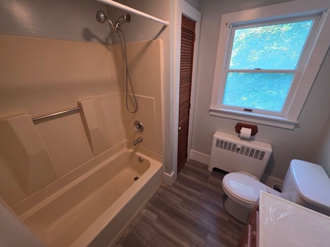 Building Photo - Charming 3 Bedroom Apartment in Millbrook,...