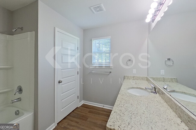 Building Photo - 203 Western Red Cedar Dr