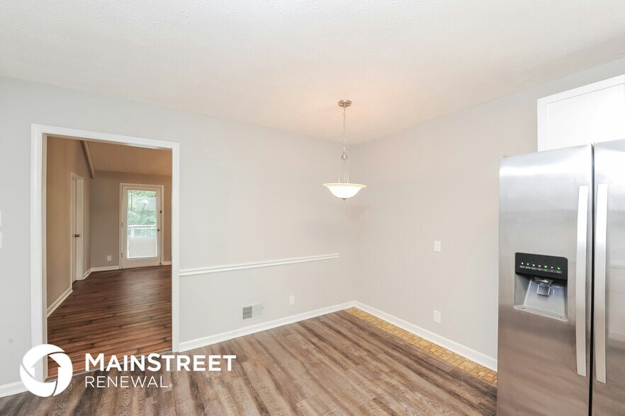 Building Photo - 4381 Hardwood Cir SW