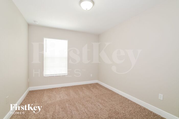 Building Photo - 5401 Oro Valley Rd