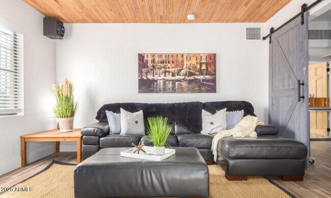 Building Photo - 1720 N Whittier Dr