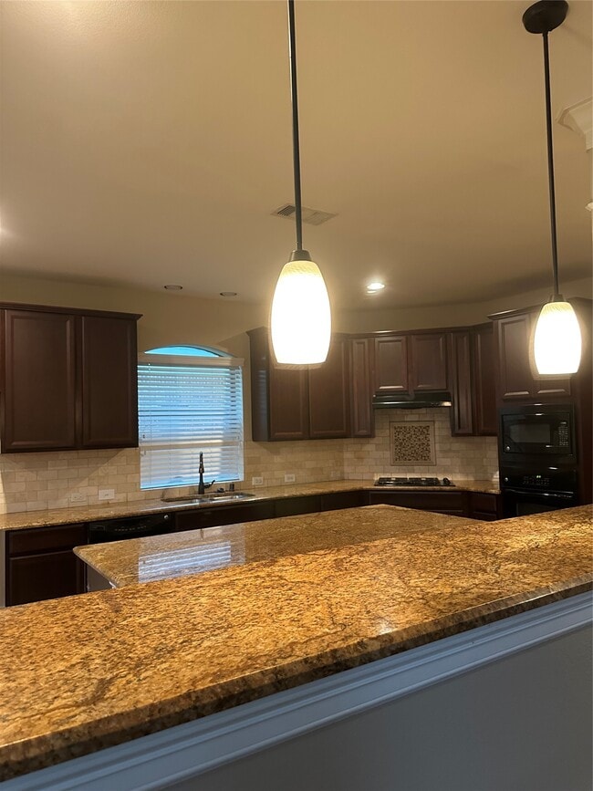 Building Photo - 13915 Sawmill Run Ln