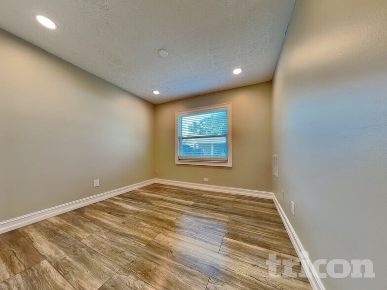 Building Photo - 21521 Curlew Ct