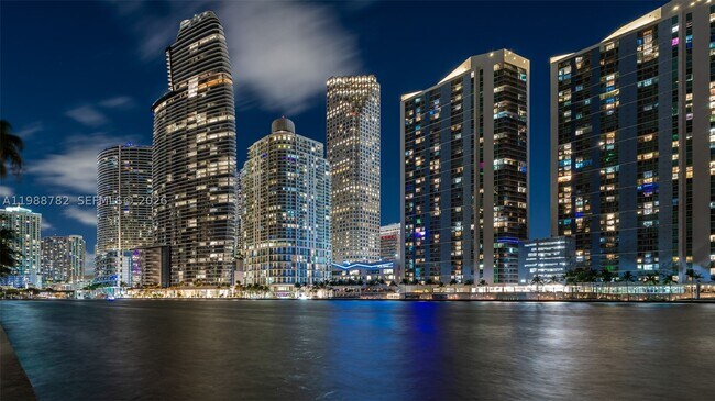 Building Photo - 300 Biscayne Blvd