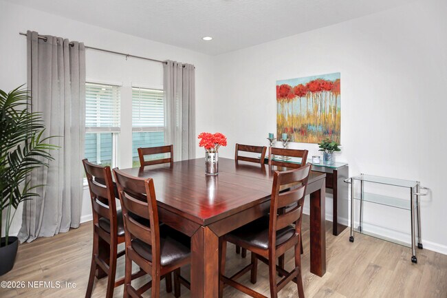 Building Photo - 179 Horsetail Ct
