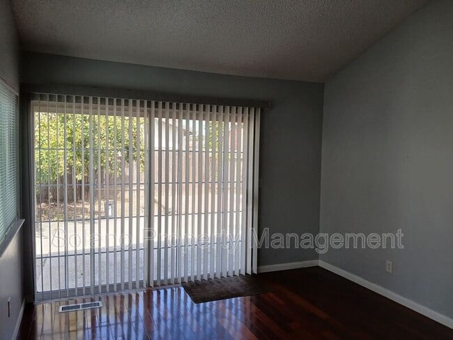 Building Photo - 400 Mokelumne Dr