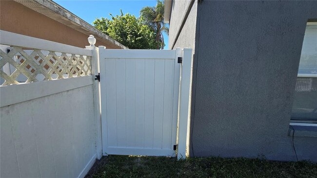 Building Photo - 1851 Wimbledon St