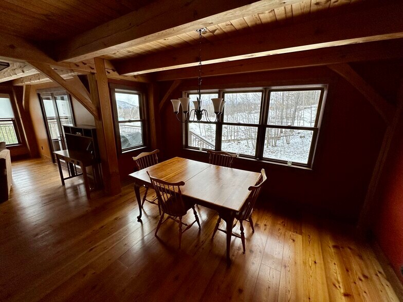 Building Photo - 475 Black Bear Holw