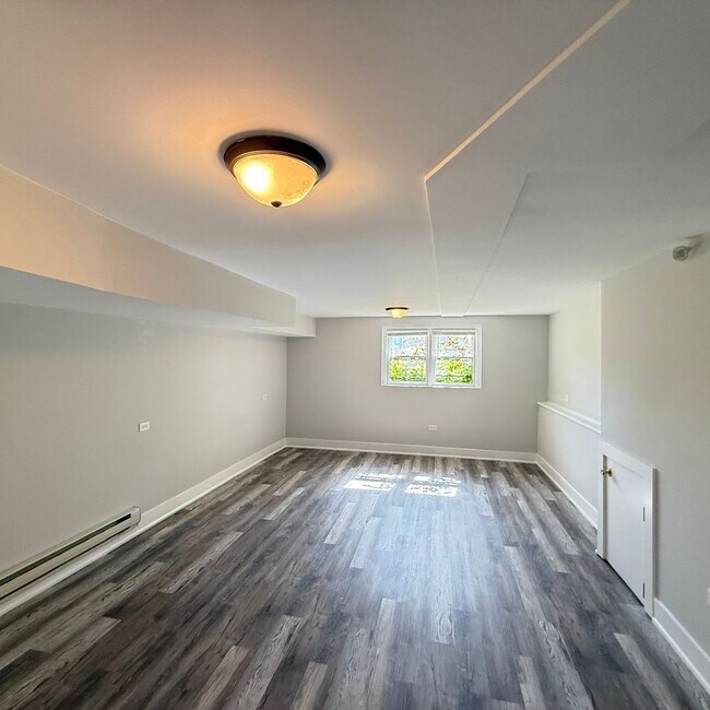 Building Photo - 4240 Gilbert Ave