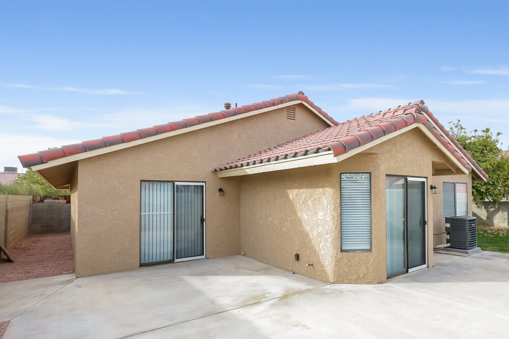 Building Photo - 3990 Avocado Dr