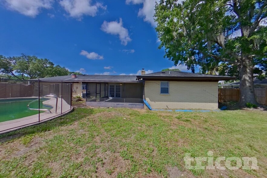 Building Photo - 671 Custer Cir