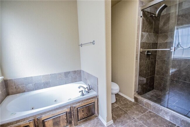 Building Photo - 3009 SW Gumleaf Rd