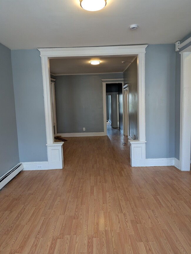 Building Photo - 231 Bayview Ave