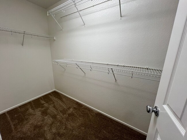 Building Photo - 3 Bedroom / 2.5 Bath Southwest Home